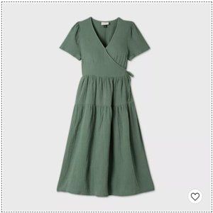 Unworn NWOT Universal Thread Wrap Dress w/ pockets